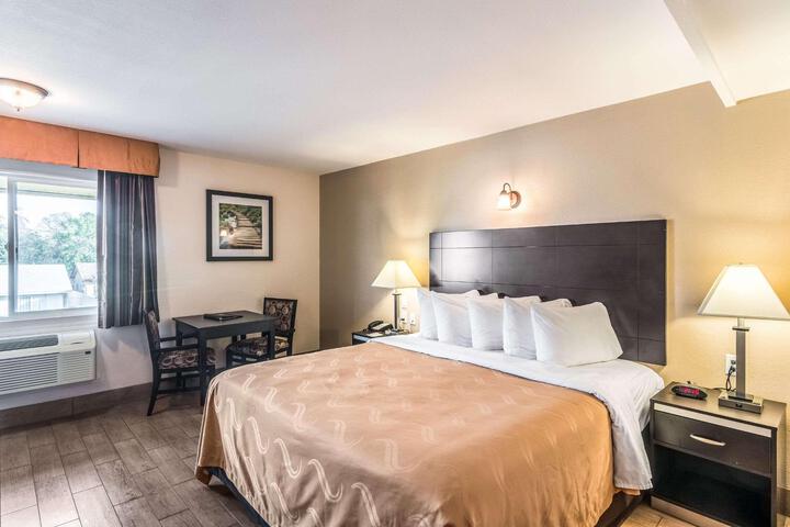 Standard | King Bed (18 of 18)
