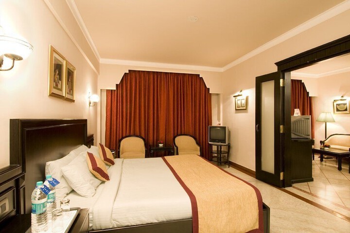 Room 17 of 52