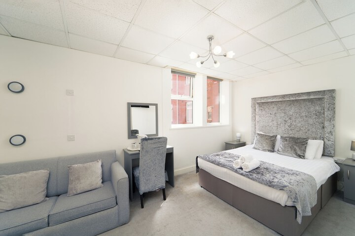 Room 33 of 105