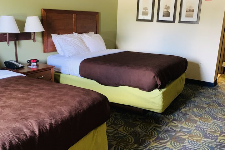 2 Queen Beds Accessible (42 of 70)