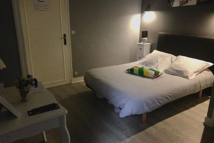 Room 9 of 30