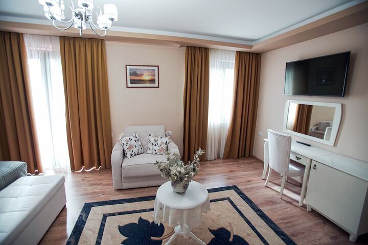 Room 6 of 20