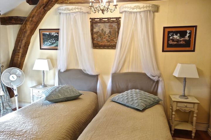 Room 11 of 125