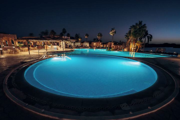 Pool 54 of 152