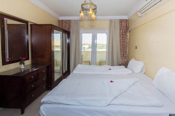 Room 30 of 65