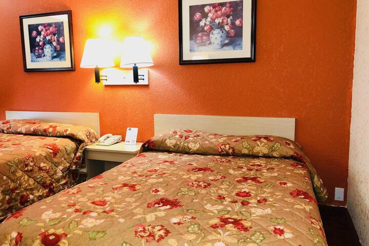 Room 5 of 17