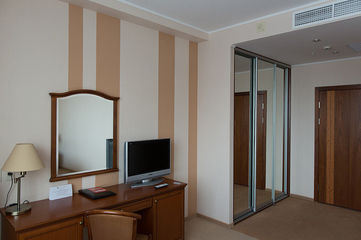 Room 10 of 10