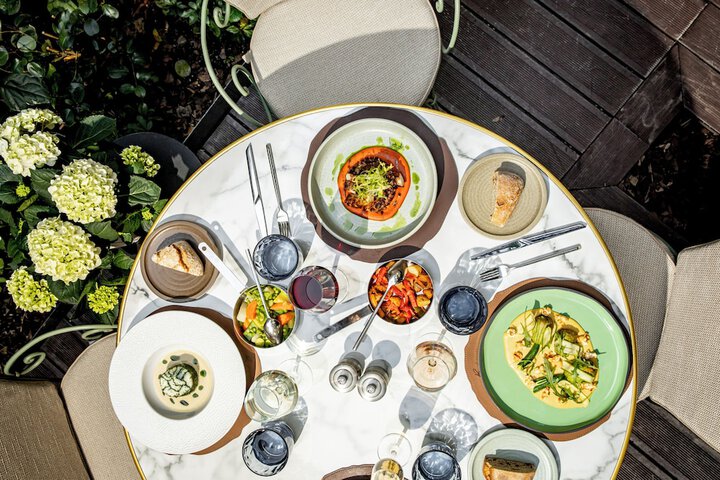 Dining 54 of 66