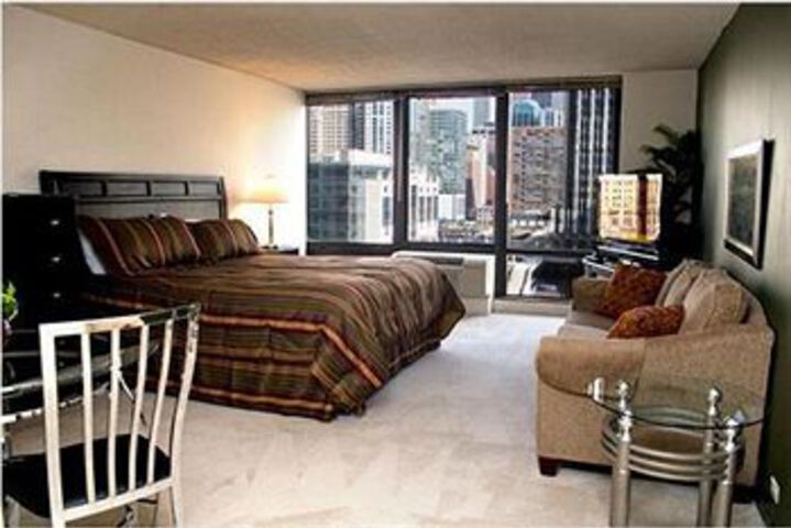 Room 9 of 18