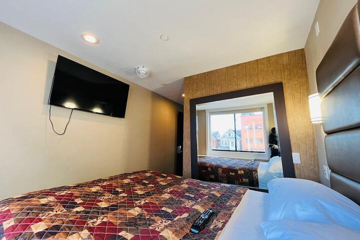 Classic Queen Bed (15 of 26)