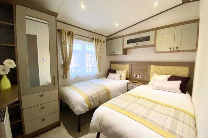Room 3 of 20