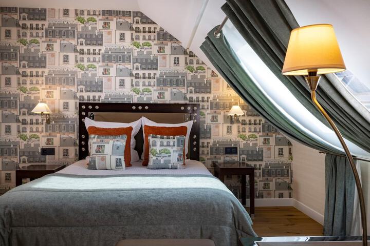 Room 13 of 48