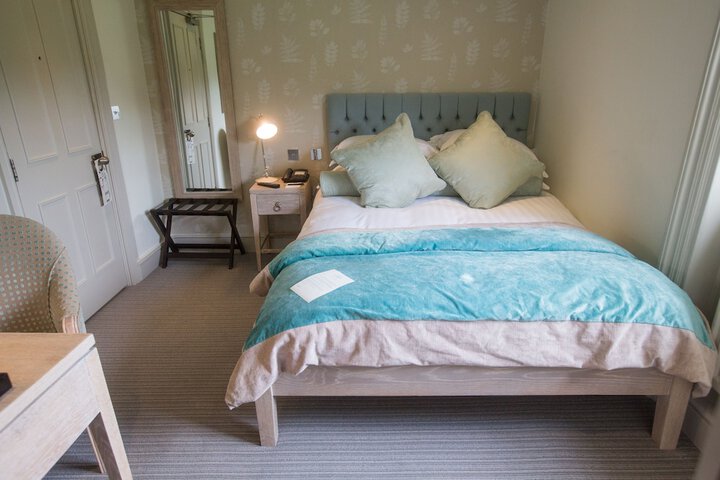 Room 2 of 86