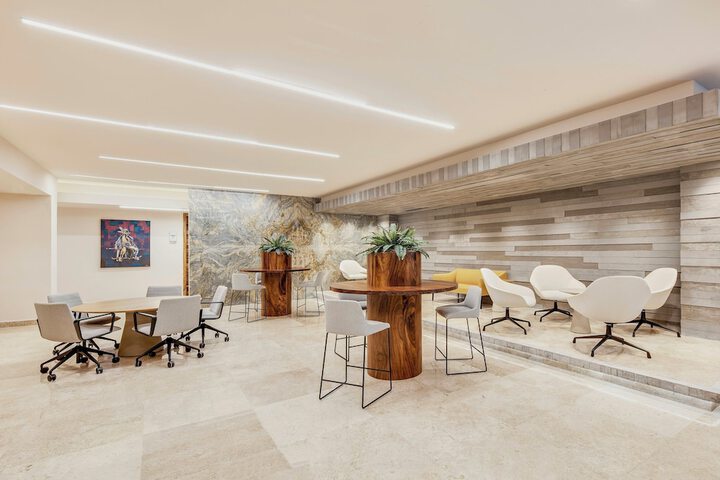 Business Center 131 of 164