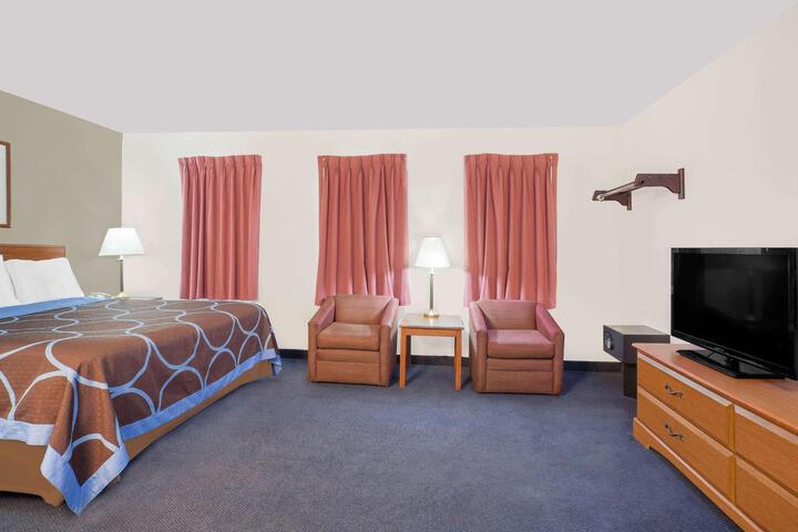 1 King Bed (12 of 13)