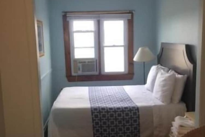 Room 14 of 49