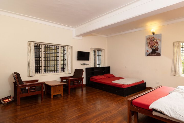 Room 4 of 40
