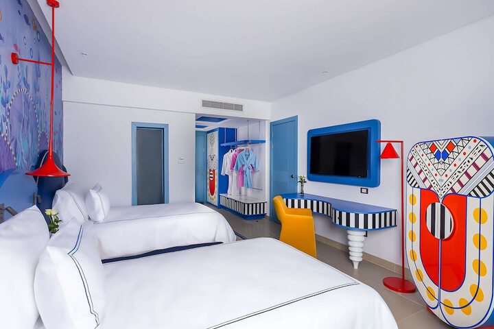 Room 9 of 180