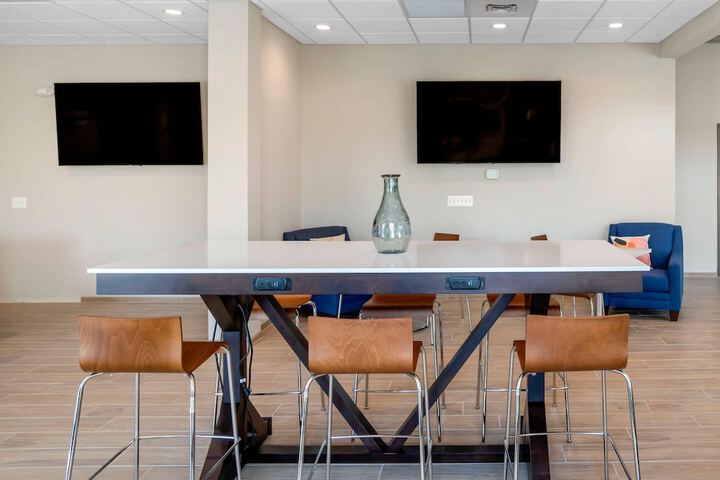 Guest Lobby