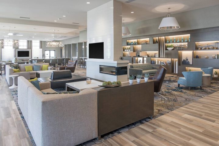 Lobby lounge