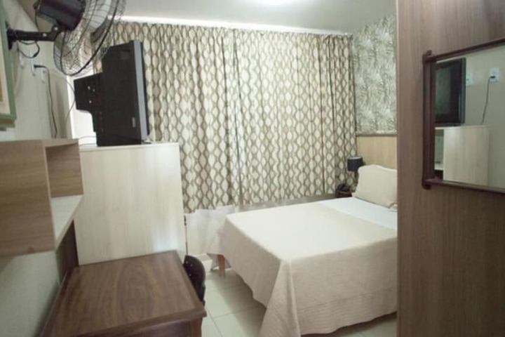 Room 27 of 64