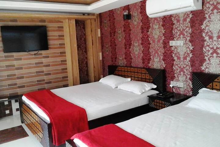 Room 6 of 26