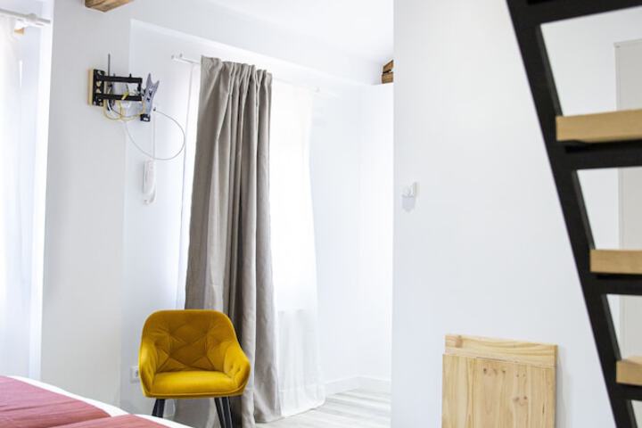 Room 40 of 164