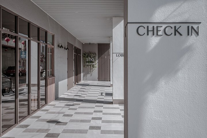 Exterior of Somer Chew Hotel