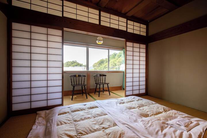 Room 5 of 85