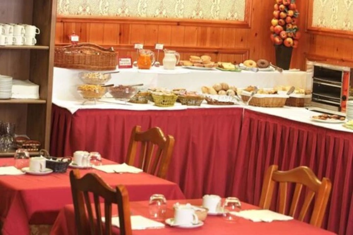 Breakfast area