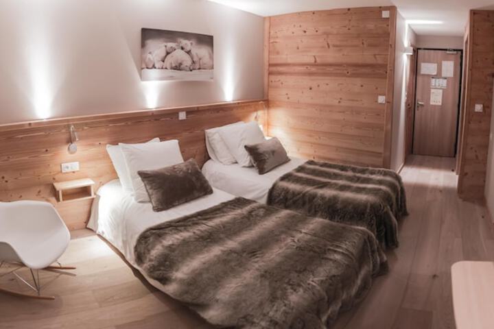 Room 5 of 38