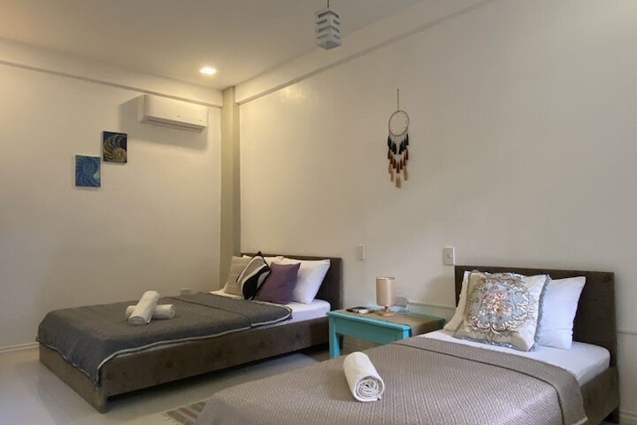 Room 2 of 8