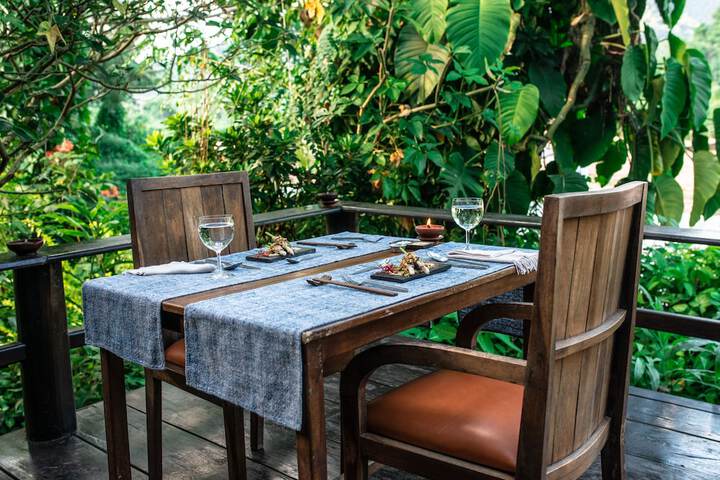 Dining 76 of 154