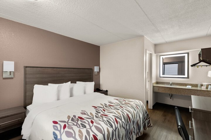 1 King Bed (14 of 22)