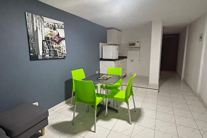 Room 14 of 28