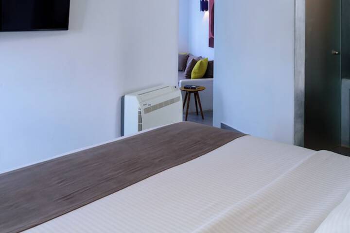 Room 13 of 74