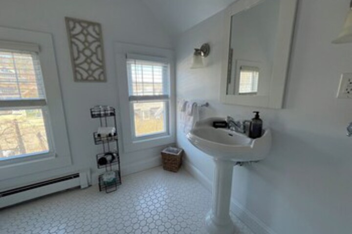 Room 205 of 297