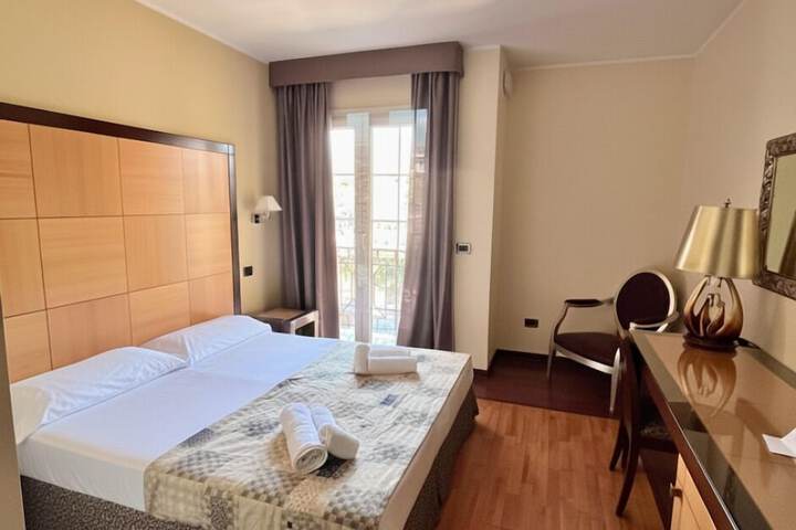 Room 4 of 46