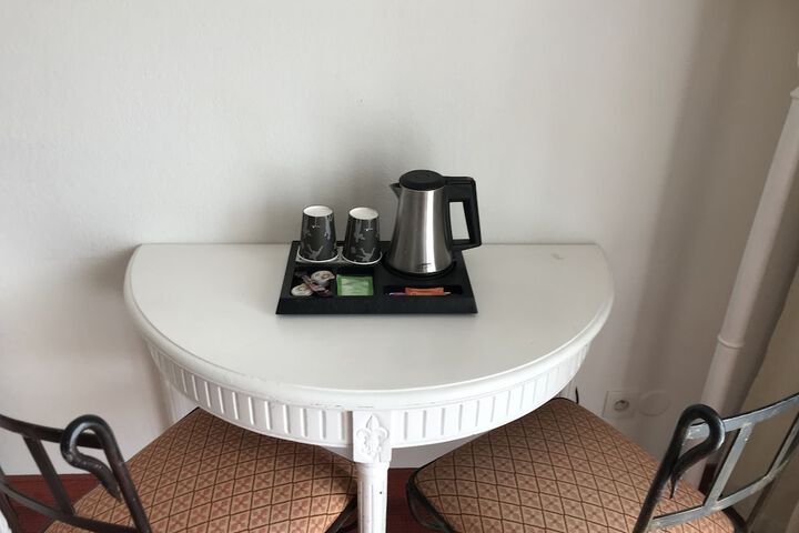 Breakfast/Coffee Service 17 of 39