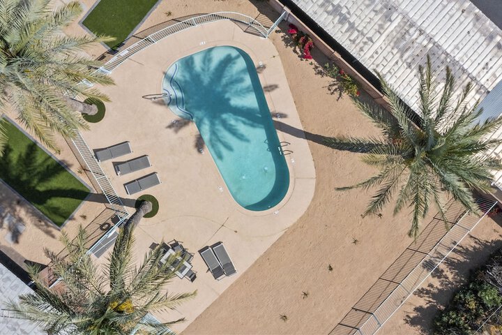 Hotel 16 of 16