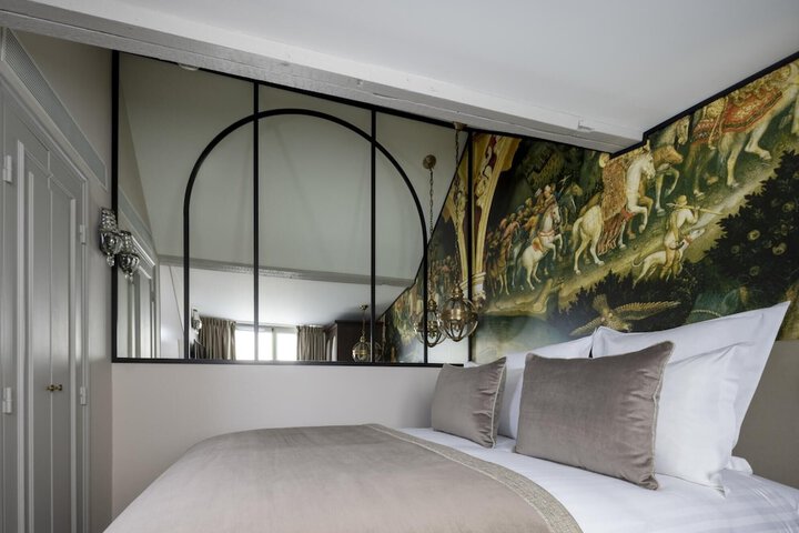 Room 10 of 46