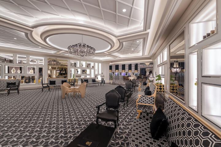 Entrance & Lobby