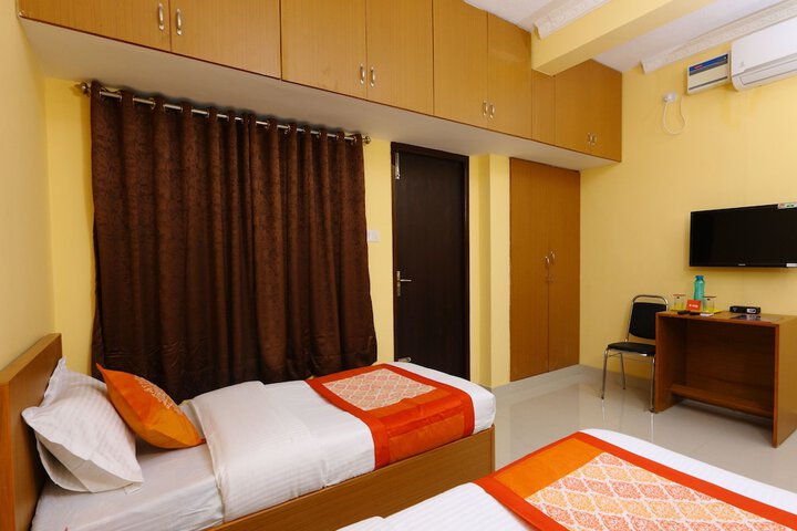 Room 9 of 17