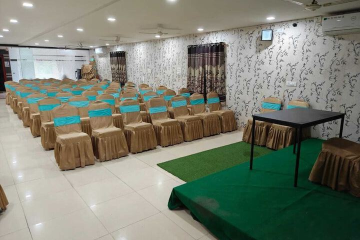Ballroom/Hall 19 of 23