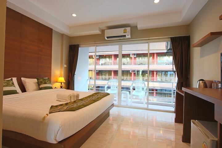 Room 16 of 60