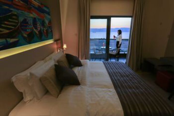 Room 13 of 24