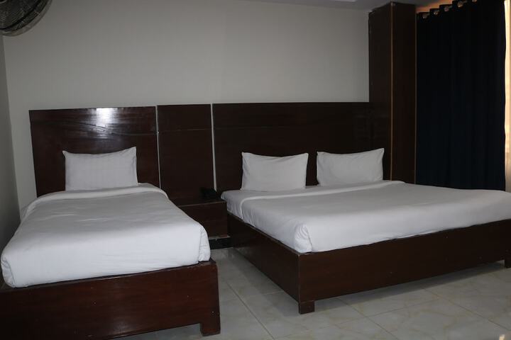 Room 6 of 14
