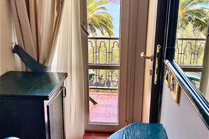 Room 20 of 40