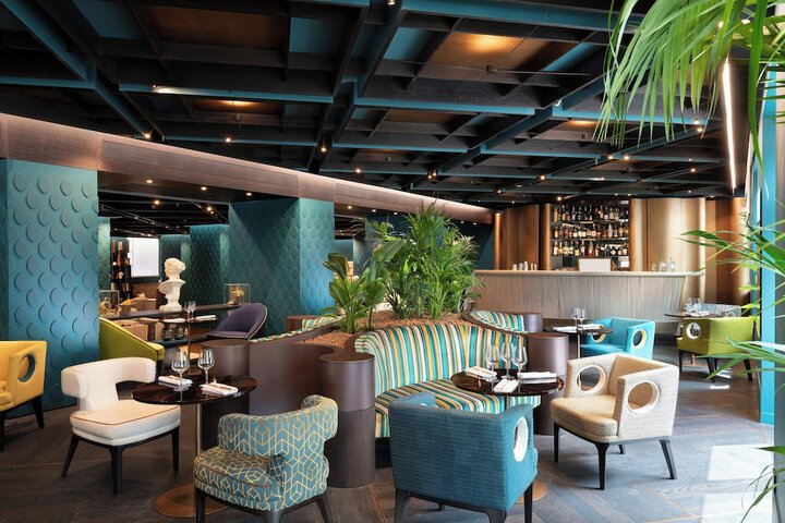 Lounge 94 of 113