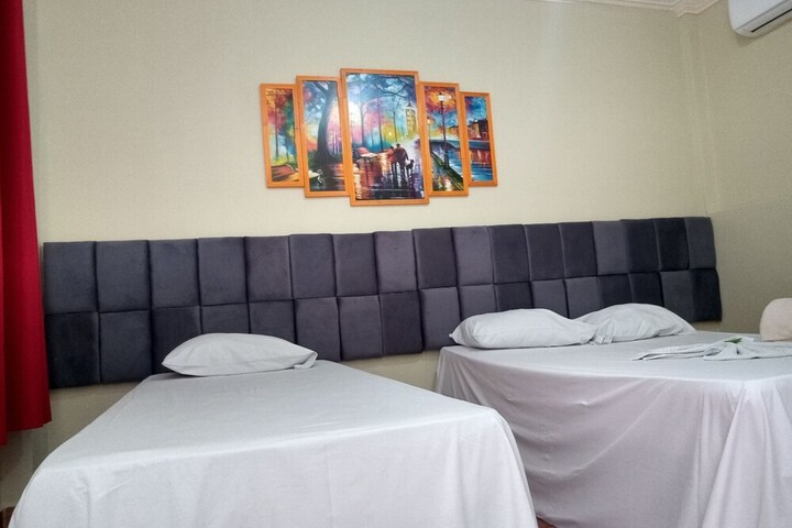 Room 4 of 12